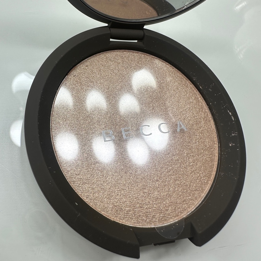 NEW - Becca Shimmering Skin Perfector Pressed Powder Highlighter in Opal
